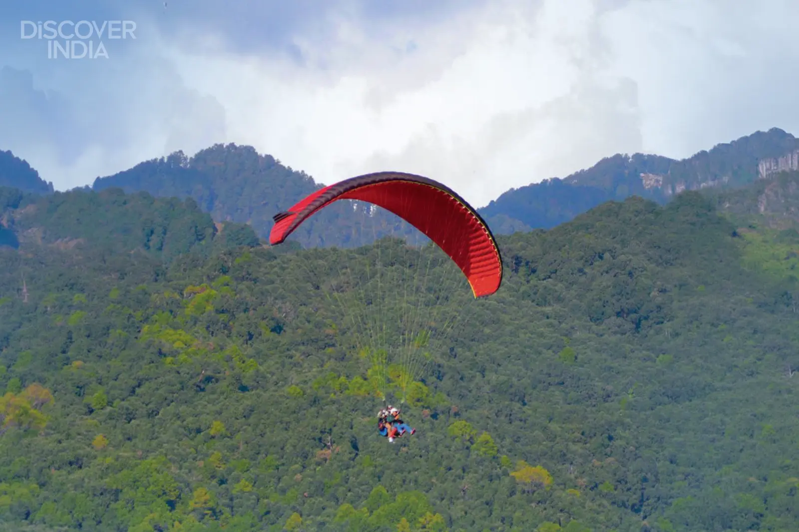 What makes paragliding in Bir Billing so special?
