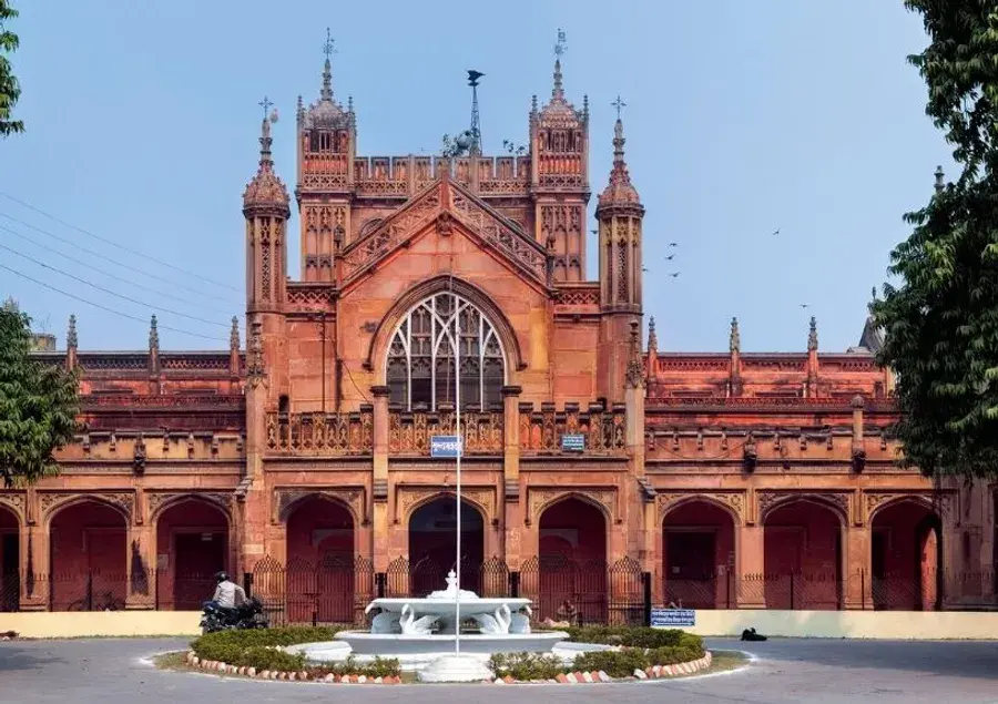 Which heritage landmarks should you explore in Varanasi?