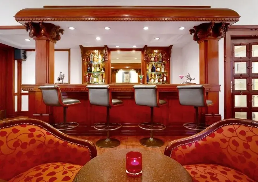Where can you find fine dining in Varanasi?